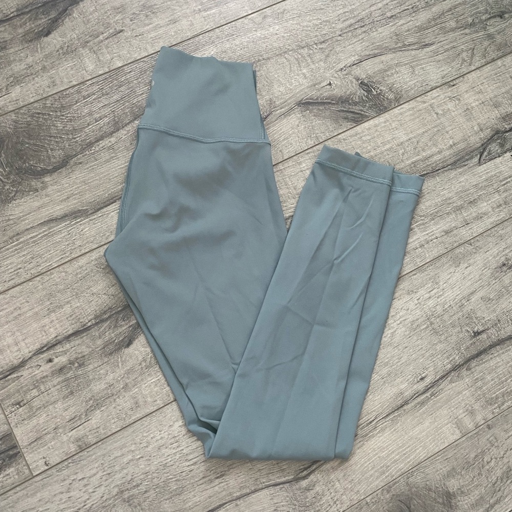 Blue lululemon Wunder Under leggings